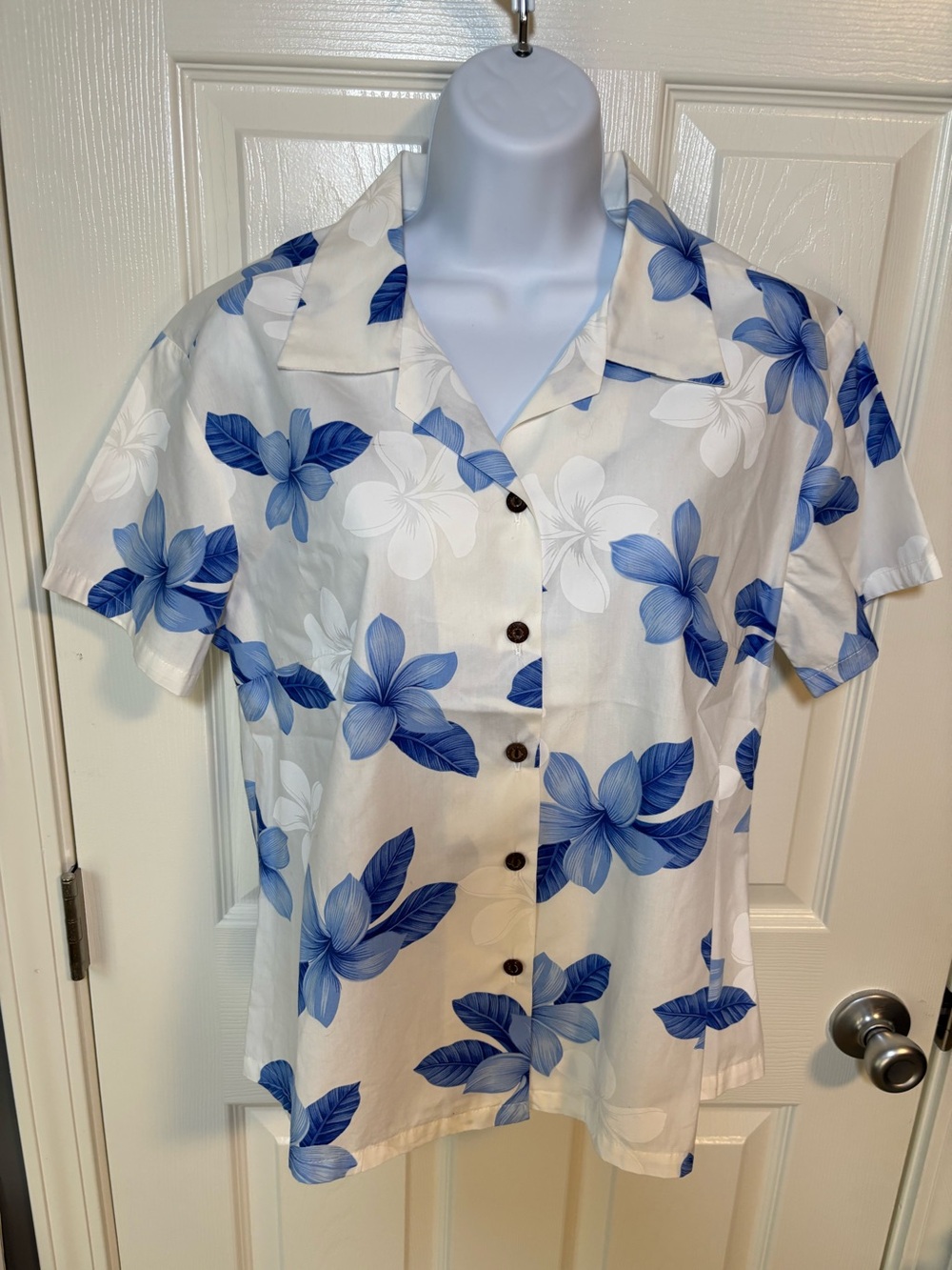Pacific Legend vintage blue and white Hawaiian shirt Size M